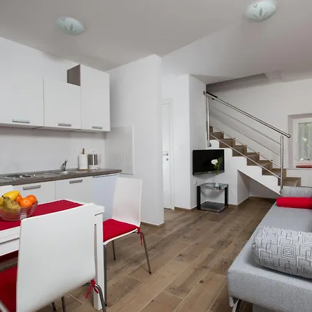 Vero-4 By Interhome